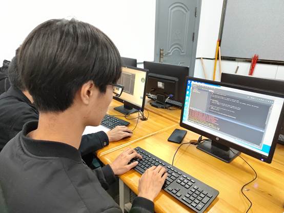 软件学院举办职业院校技能竞赛“Python应用开发”赛项校内选拔赛，助推软件开发及技术推广